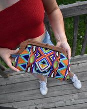 Load image into Gallery viewer, Beaded clutch