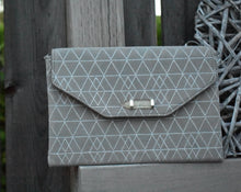 Load image into Gallery viewer, Slim grey geo metallic clutch