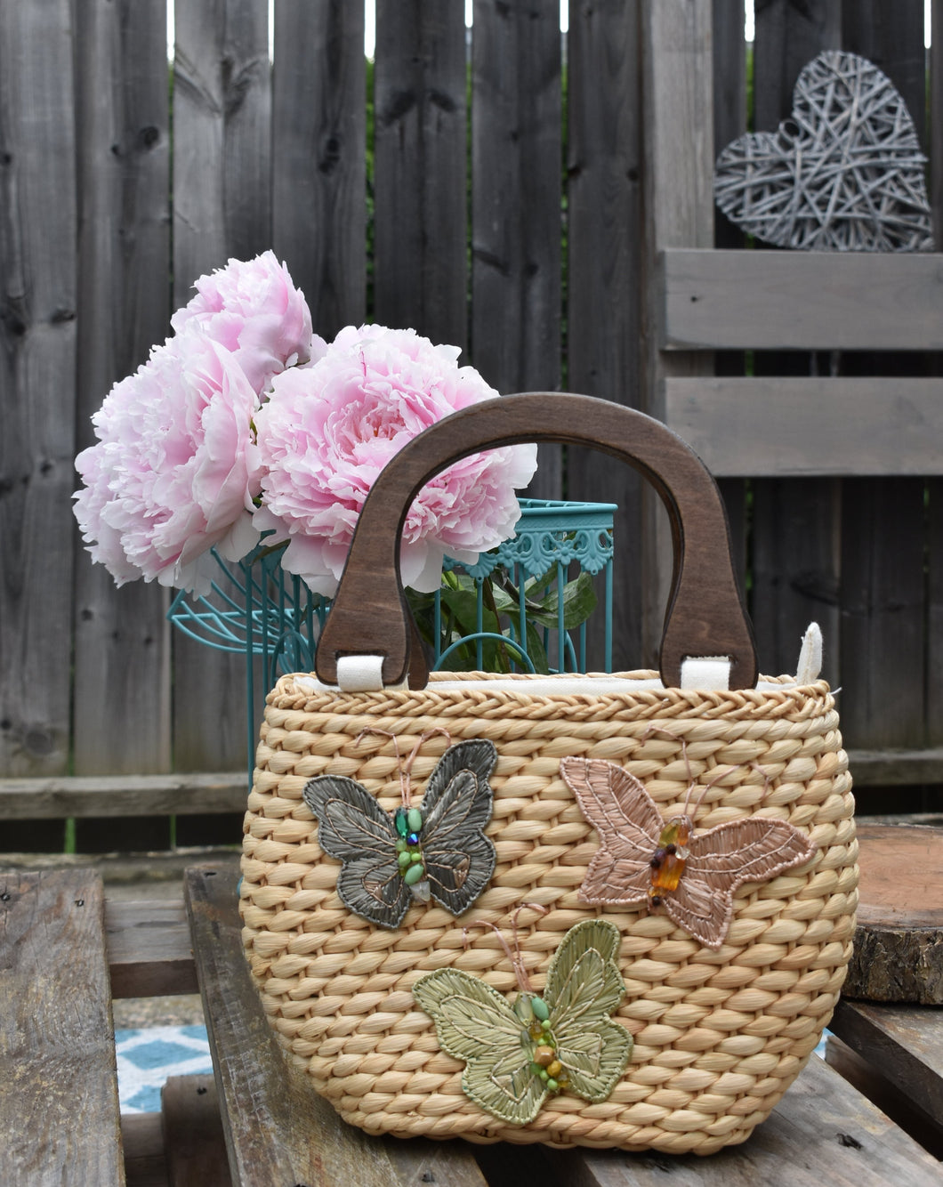 Vintage straw handbag from 1970s