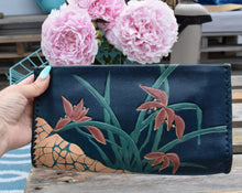 Load image into Gallery viewer, Navy blue clutch
